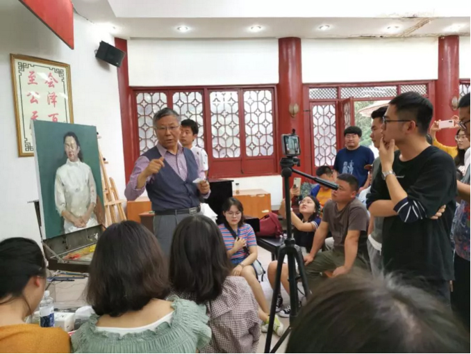 1559138351848118.jpg 著名油画家王铁牛教授亲临我院讲学
